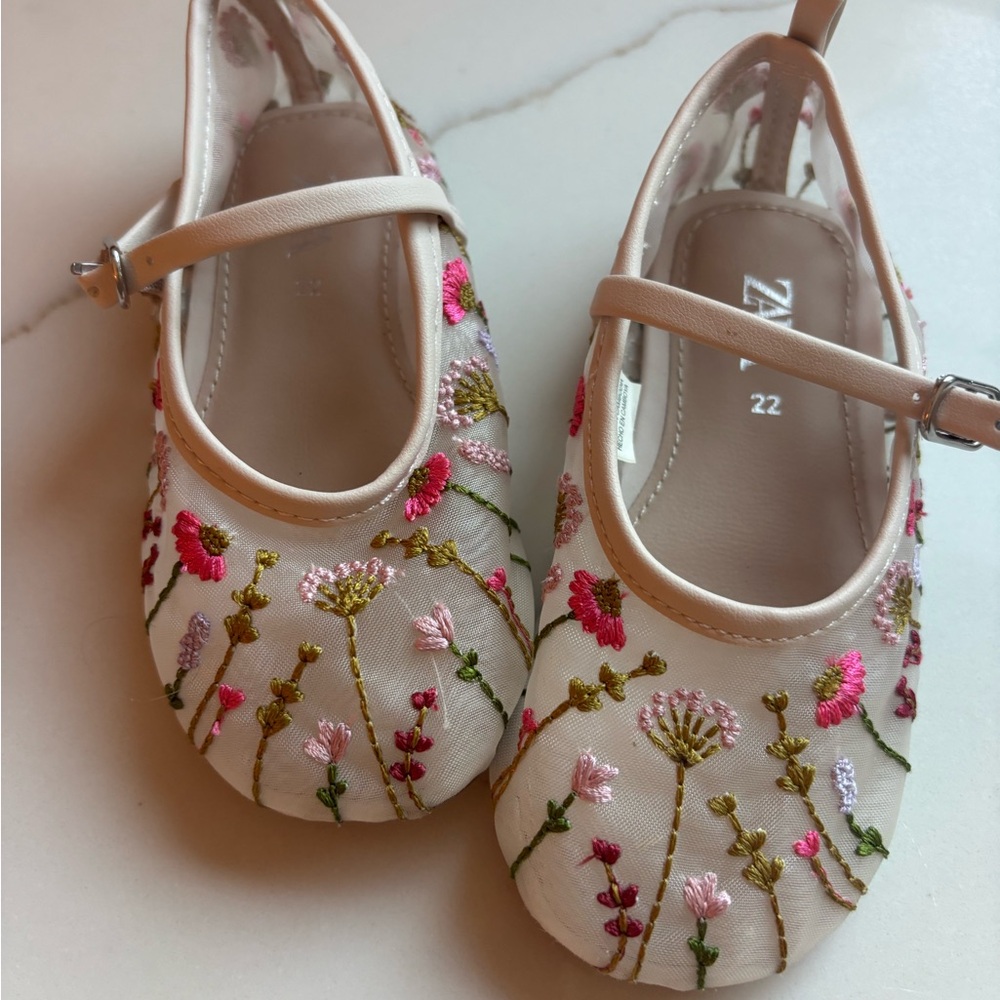 Zara Kids Embroidered Dress Shoes - Pink and Cream